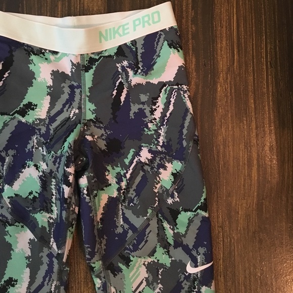 NEW Nike Pro mint/blue print Hyperwarm tights - Picture 5 of 5